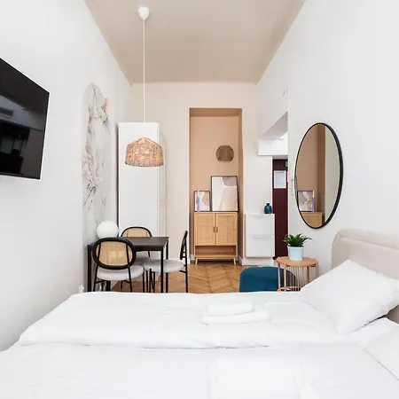 Comfort - By Upstairs Daire *