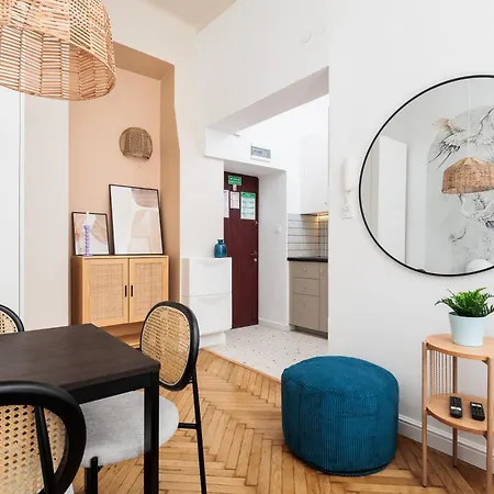 Apartment Comfort - By Upstairs *