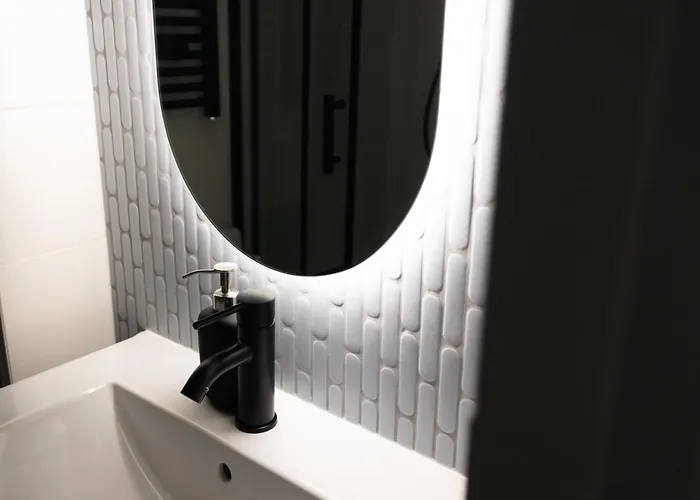 Comfort - By Upstairs Daire Krakow